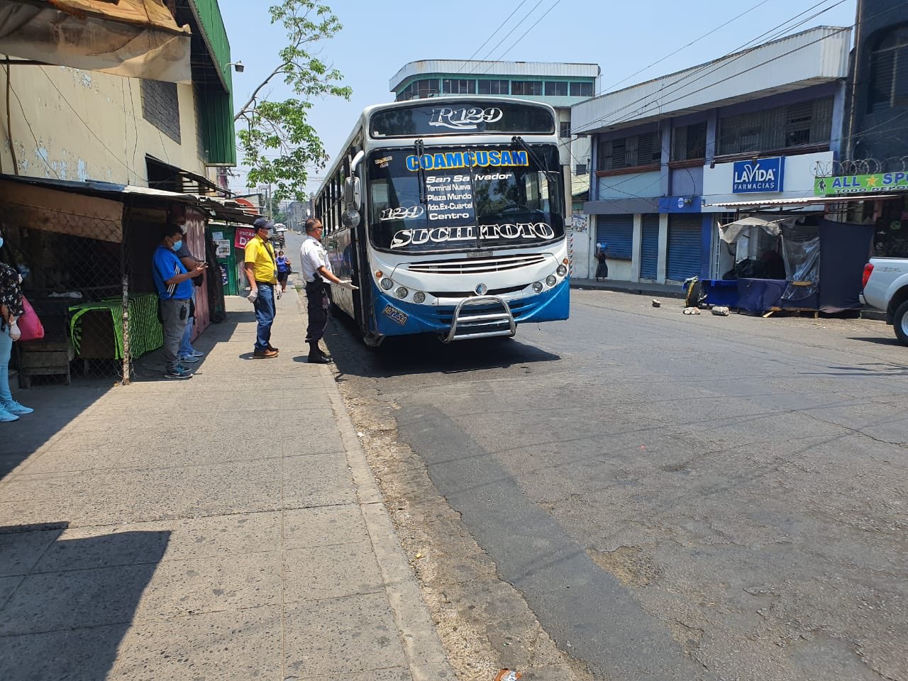 Decomisan unidad de la ruta 129 por incumplir medidas de distanciamiento social en su interior decomisan-unidad-de-la-ruta-129-por-incumplir-medidas-de-distanciamiento-social-en-su-interior